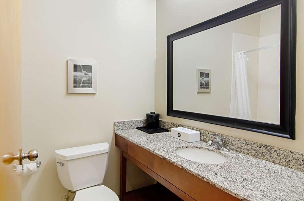 Quality Inn & Suites Near Tanger Outlet Mall Gonzales Quarto foto