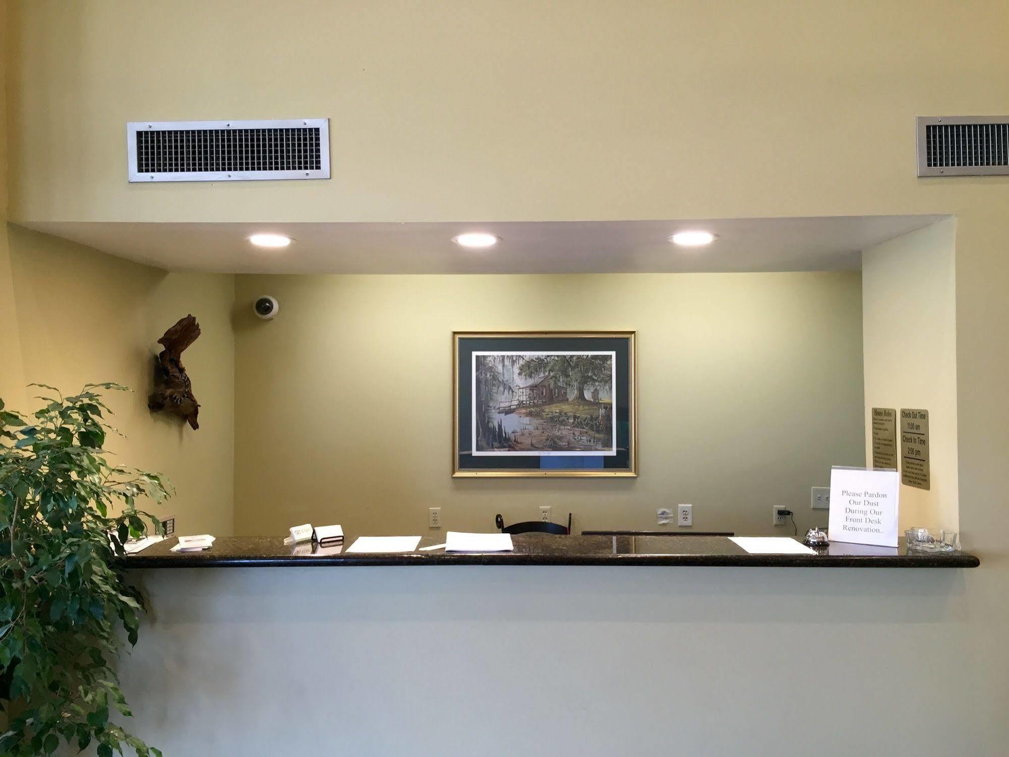 Quality Inn & Suites Near Tanger Outlet Mall Gonzales Exterior foto